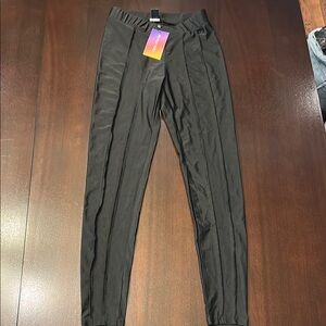 SHEIN Black Leggings with Streamlined Fit